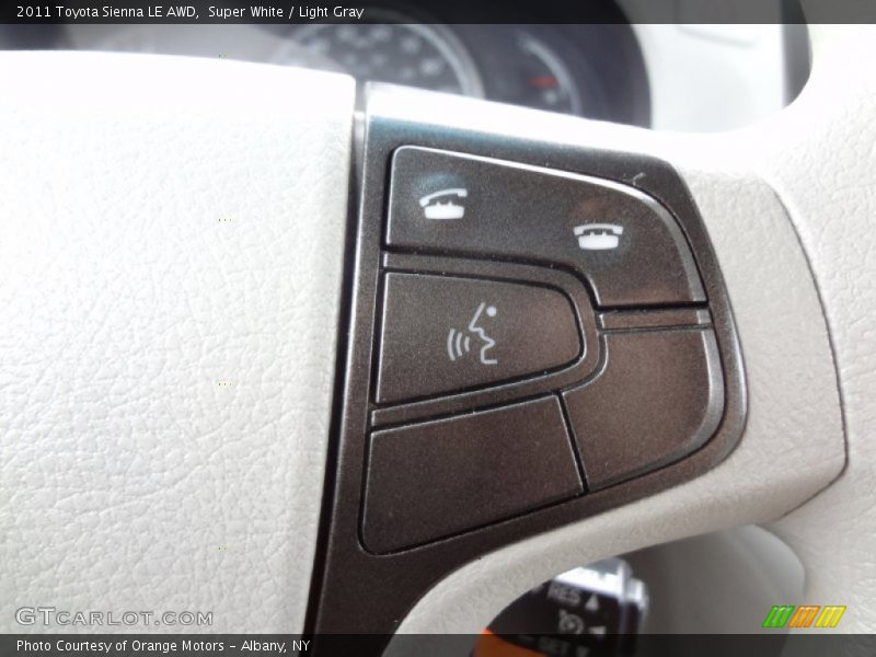 Super White / Light Gray 2011 Toyota Sienna LE AWD