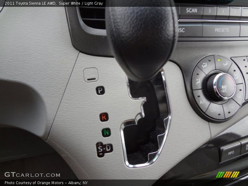 Super White / Light Gray 2011 Toyota Sienna LE AWD