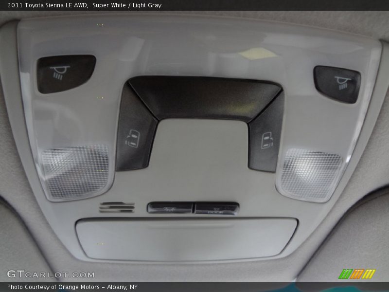 Super White / Light Gray 2011 Toyota Sienna LE AWD