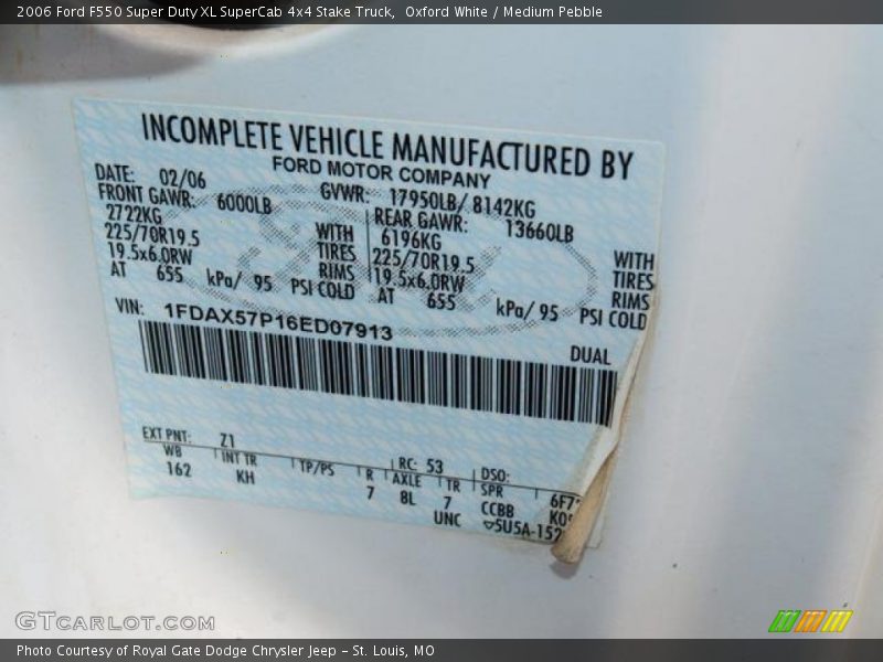 Oxford White / Medium Pebble 2006 Ford F550 Super Duty XL SuperCab 4x4 Stake Truck
