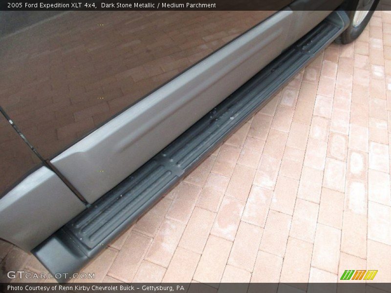 Dark Stone Metallic / Medium Parchment 2005 Ford Expedition XLT 4x4