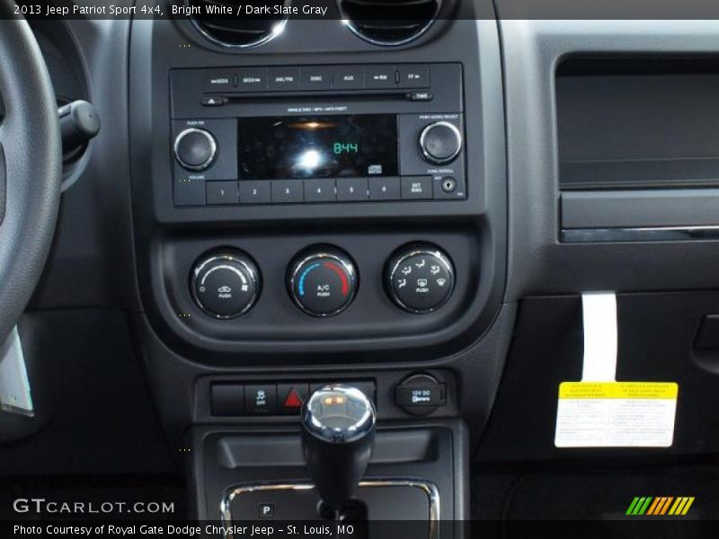 Bright White / Dark Slate Gray 2013 Jeep Patriot Sport 4x4