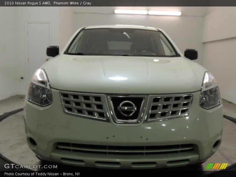 Phantom White / Gray 2010 Nissan Rogue S AWD