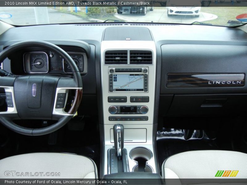 Dashboard of 2010 MKX Limited Edition AWD