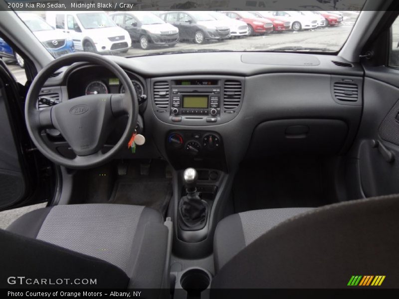 Dashboard of 2009 Rio Sedan