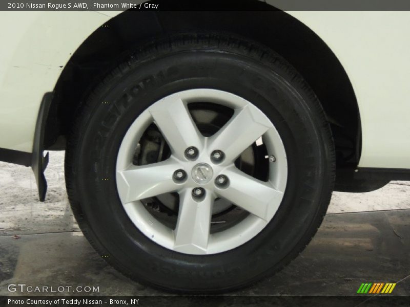 Phantom White / Gray 2010 Nissan Rogue S AWD