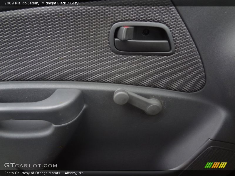 Controls of 2009 Rio Sedan