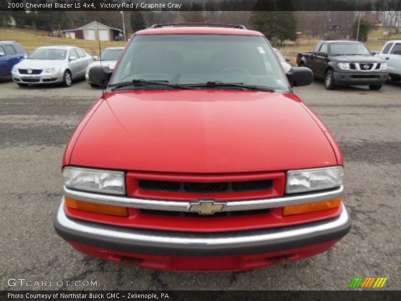 Victory Red / Graphite Gray 2000 Chevrolet Blazer LS 4x4