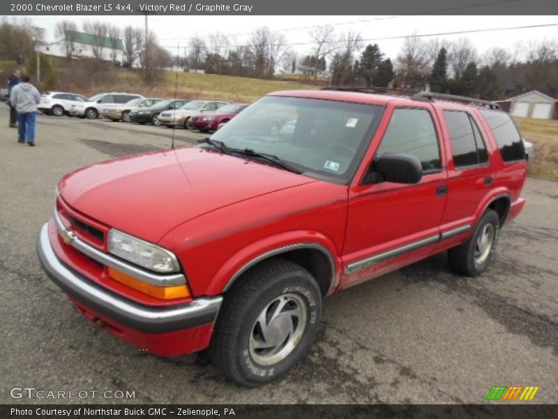 Victory Red / Graphite Gray 2000 Chevrolet Blazer LS 4x4
