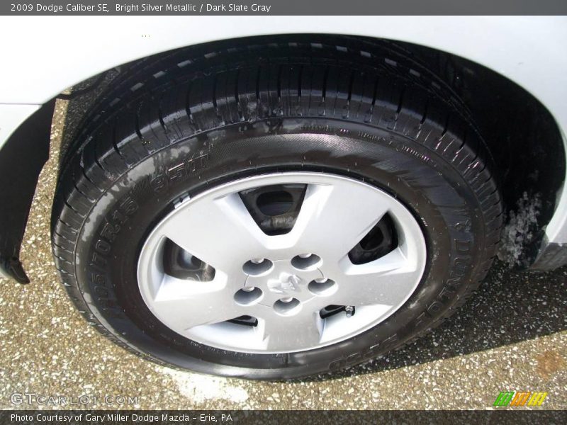 Bright Silver Metallic / Dark Slate Gray 2009 Dodge Caliber SE