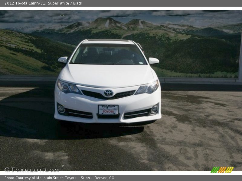 Super White / Black 2012 Toyota Camry SE