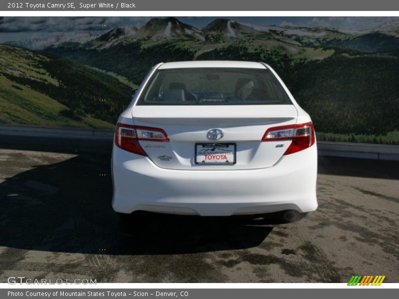 Super White / Black 2012 Toyota Camry SE