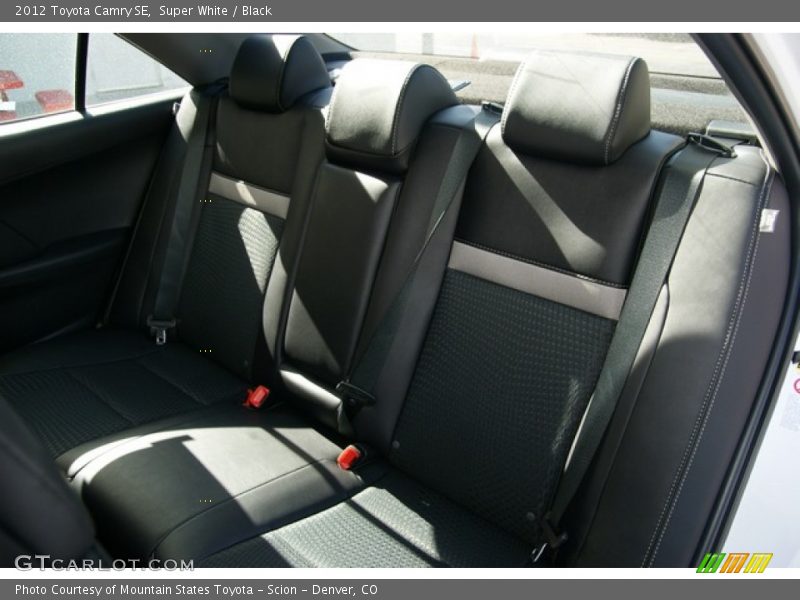 Super White / Black 2012 Toyota Camry SE