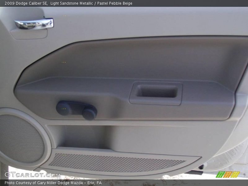 Light Sandstone Metallic / Pastel Pebble Beige 2009 Dodge Caliber SE