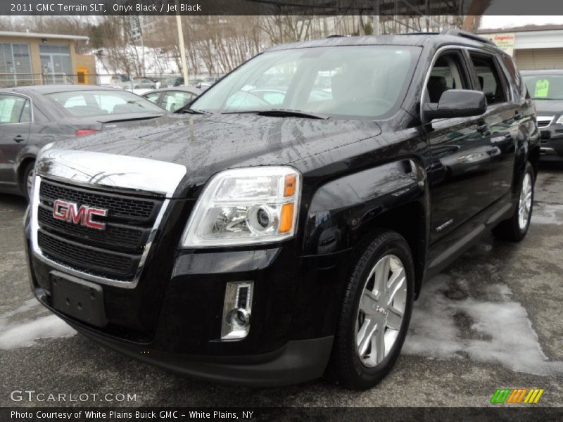 Front 3/4 View of 2011 Terrain SLT