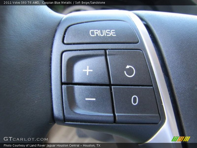 Controls of 2011 S60 T6 AWD