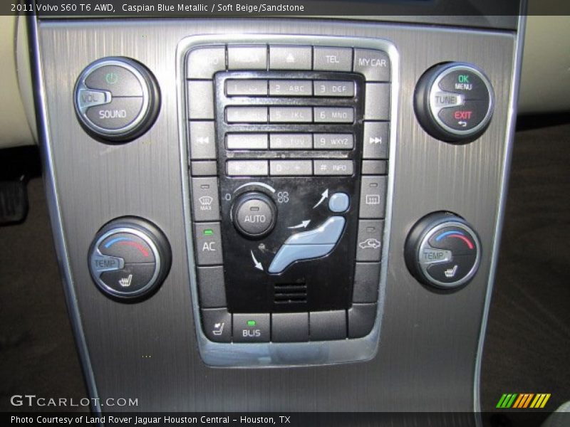 Controls of 2011 S60 T6 AWD