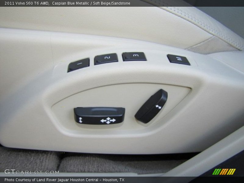 Controls of 2011 S60 T6 AWD