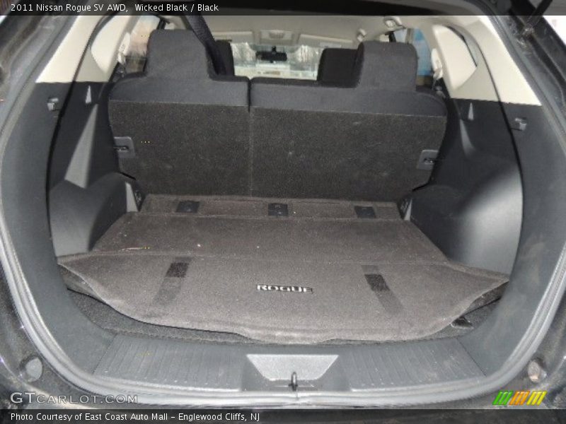  2011 Rogue SV AWD Trunk