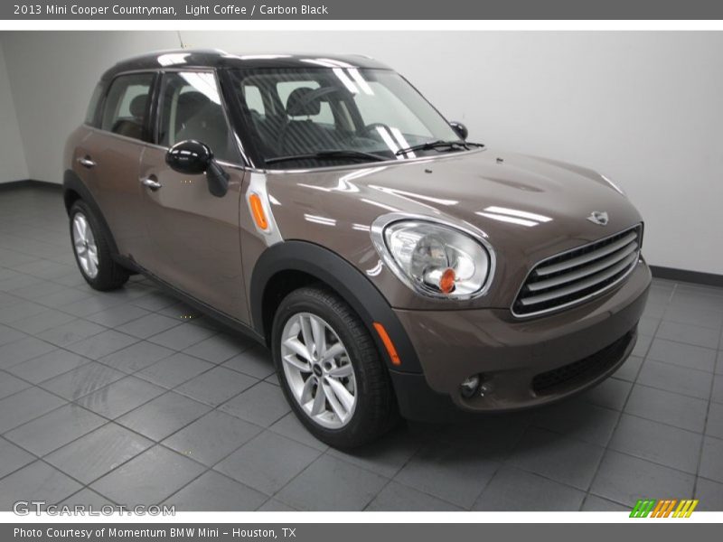 Front 3/4 View of 2013 Cooper Countryman