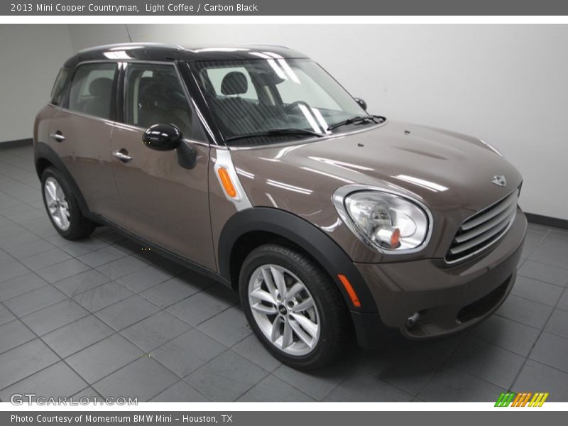 Front 3/4 View of 2013 Cooper Countryman