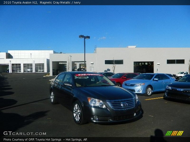 Magnetic Gray Metallic / Ivory 2010 Toyota Avalon XLS