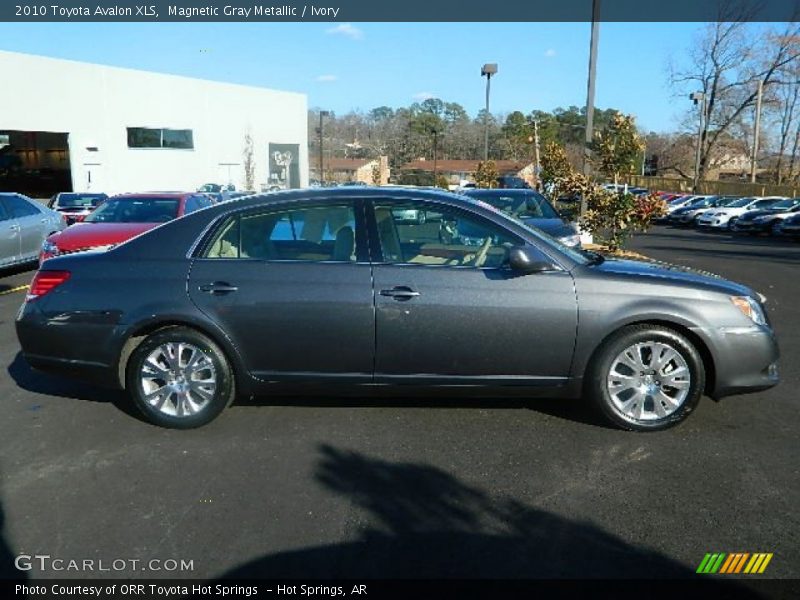 Magnetic Gray Metallic / Ivory 2010 Toyota Avalon XLS