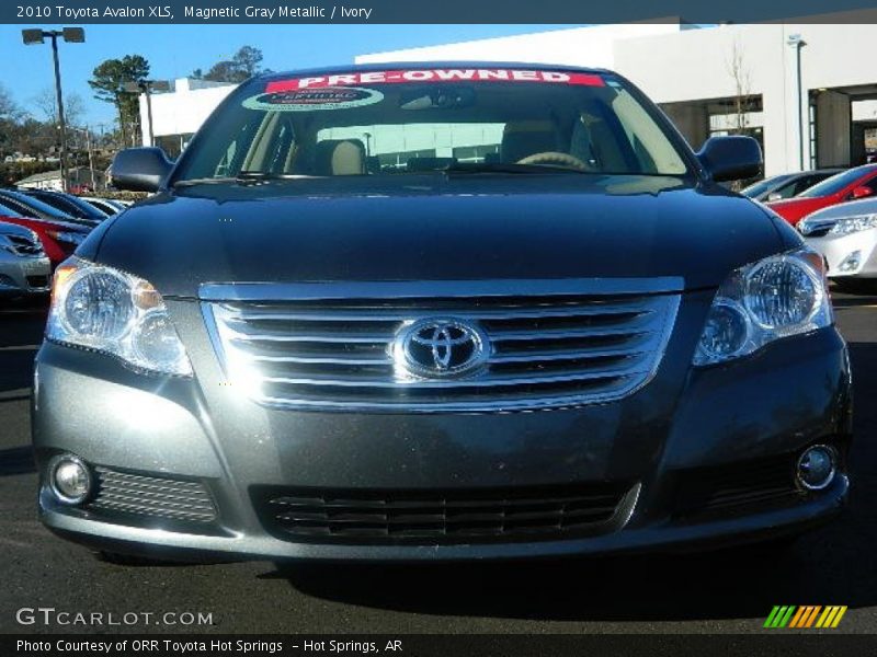 Magnetic Gray Metallic / Ivory 2010 Toyota Avalon XLS