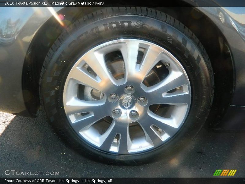 Magnetic Gray Metallic / Ivory 2010 Toyota Avalon XLS