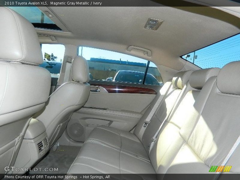 Magnetic Gray Metallic / Ivory 2010 Toyota Avalon XLS