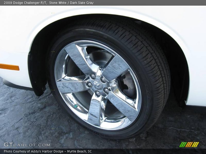 Stone White / Dark Slate Gray 2009 Dodge Challenger R/T