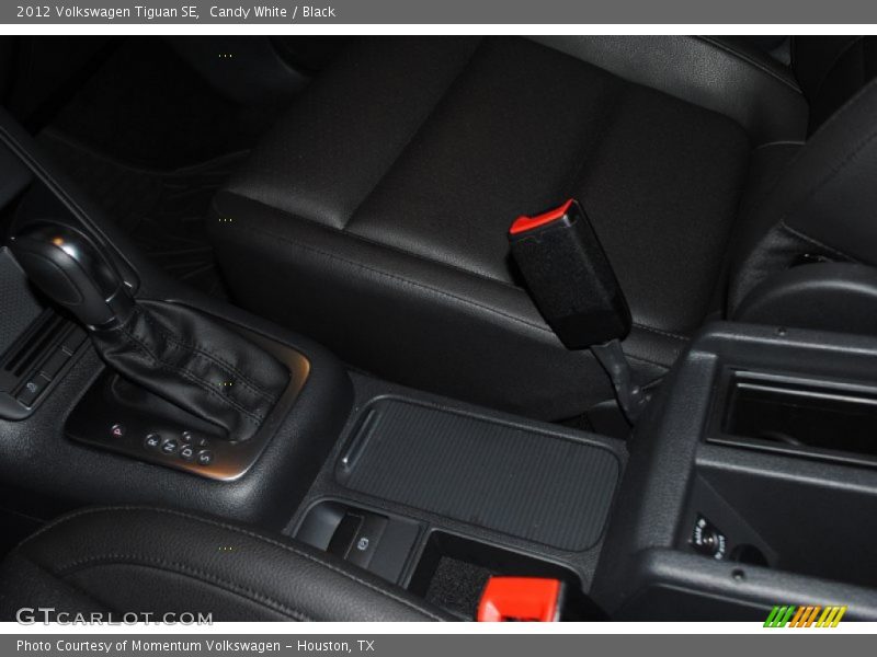 Candy White / Black 2012 Volkswagen Tiguan SE