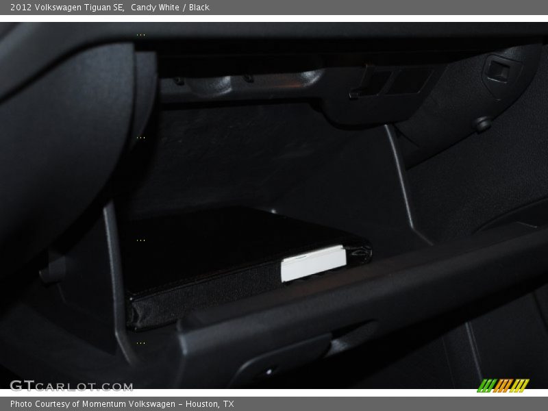 Candy White / Black 2012 Volkswagen Tiguan SE