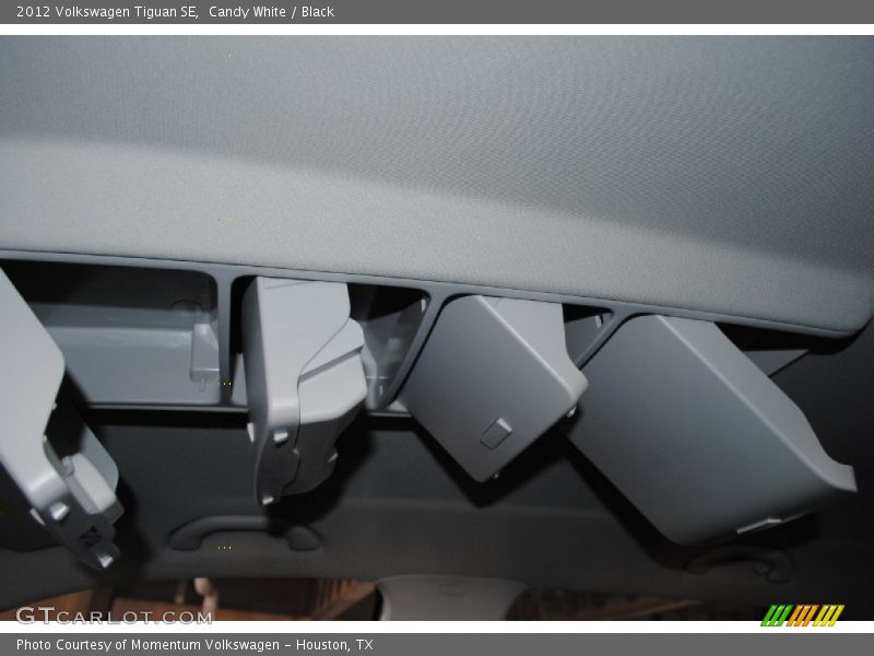 Candy White / Black 2012 Volkswagen Tiguan SE