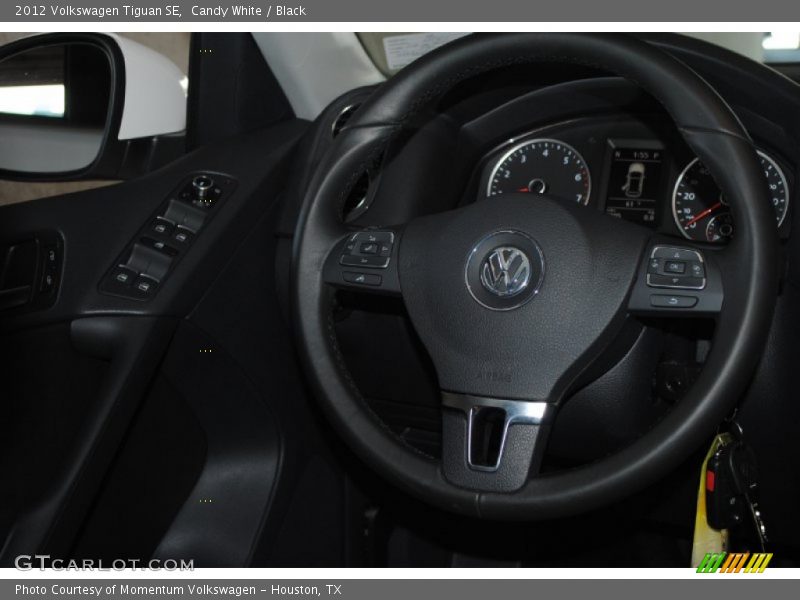 Candy White / Black 2012 Volkswagen Tiguan SE