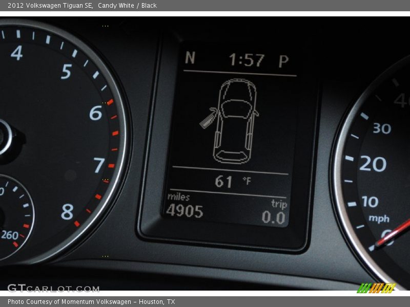Candy White / Black 2012 Volkswagen Tiguan SE