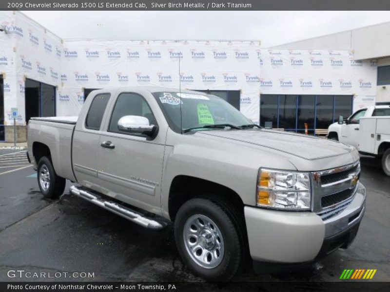 Front 3/4 View of 2009 Silverado 1500 LS Extended Cab