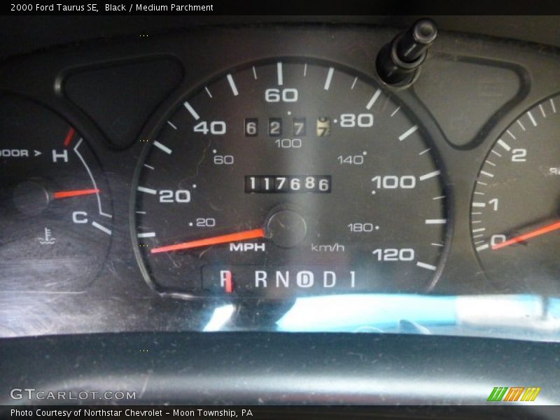 Black / Medium Parchment 2000 Ford Taurus SE