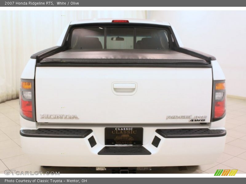 White / Olive 2007 Honda Ridgeline RTS
