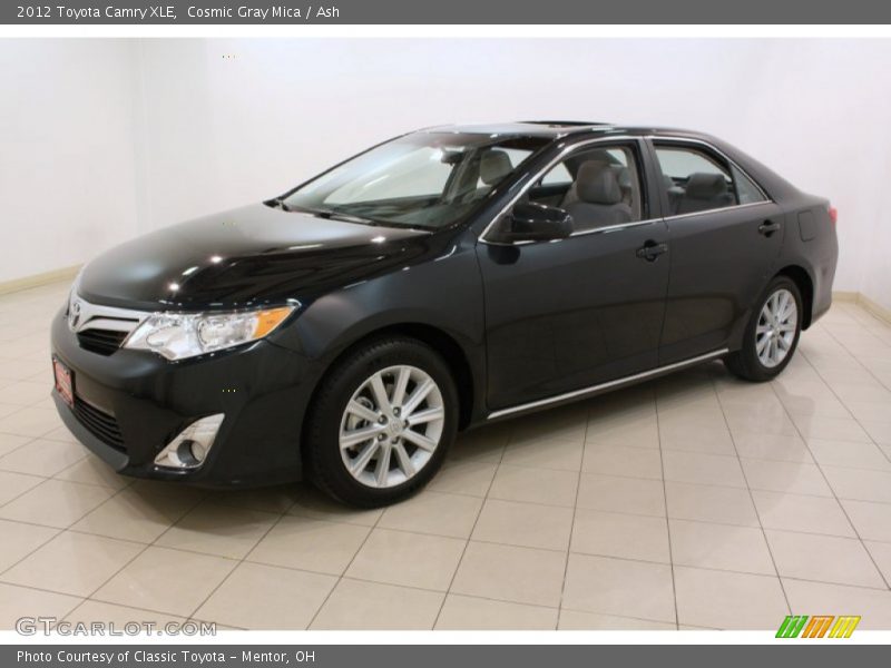 Front 3/4 View of 2012 Camry XLE