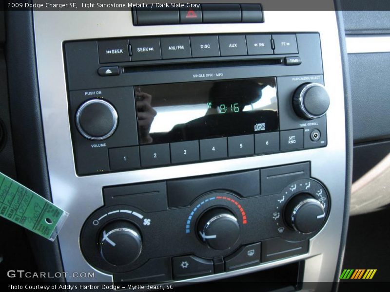 Light Sandstone Metallic / Dark Slate Gray 2009 Dodge Charger SE