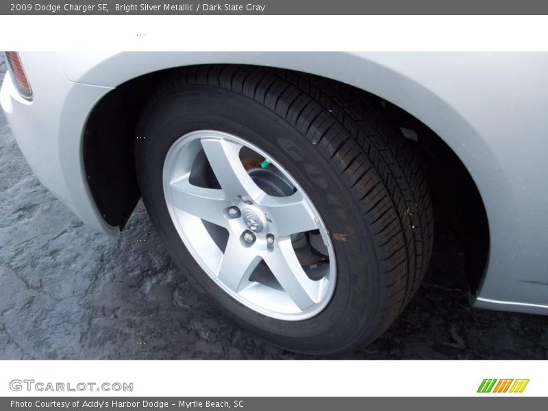 Bright Silver Metallic / Dark Slate Gray 2009 Dodge Charger SE