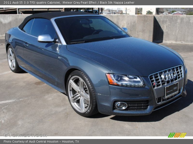 Front 3/4 View of 2011 S5 3.0 TFSI quattro Cabriolet