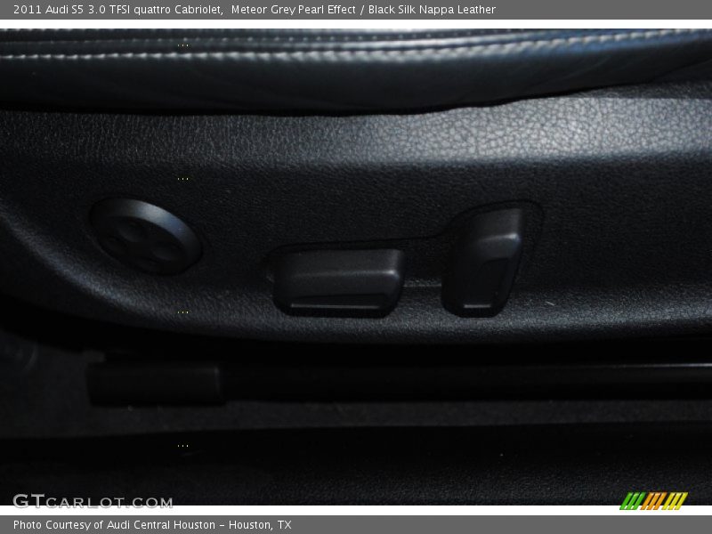 Meteor Grey Pearl Effect / Black Silk Nappa Leather 2011 Audi S5 3.0 TFSI quattro Cabriolet