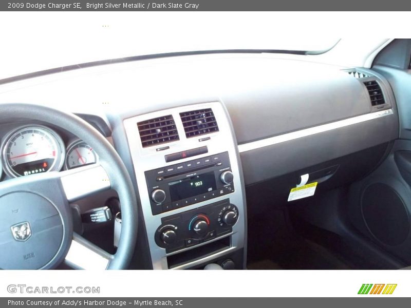 Bright Silver Metallic / Dark Slate Gray 2009 Dodge Charger SE