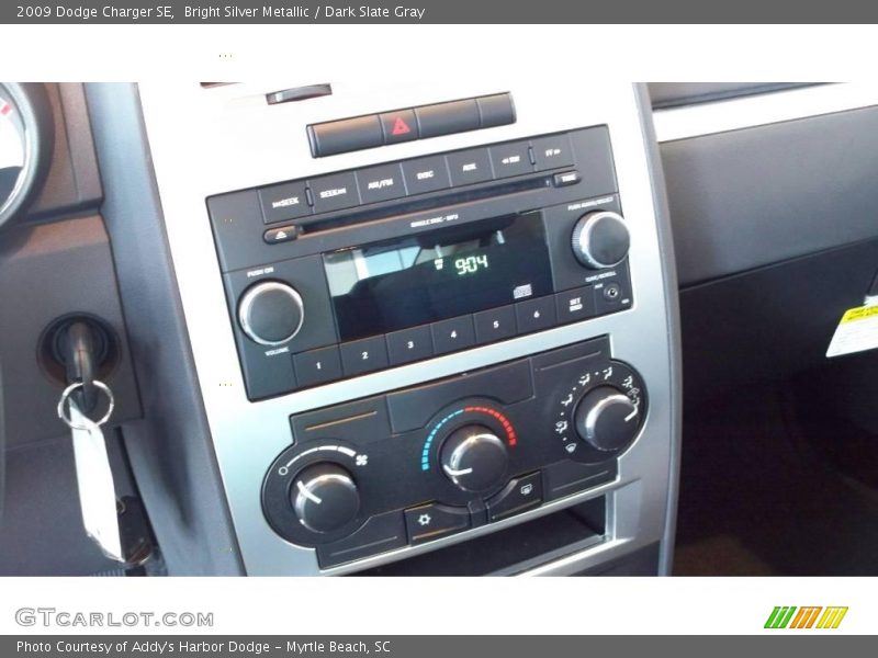Bright Silver Metallic / Dark Slate Gray 2009 Dodge Charger SE