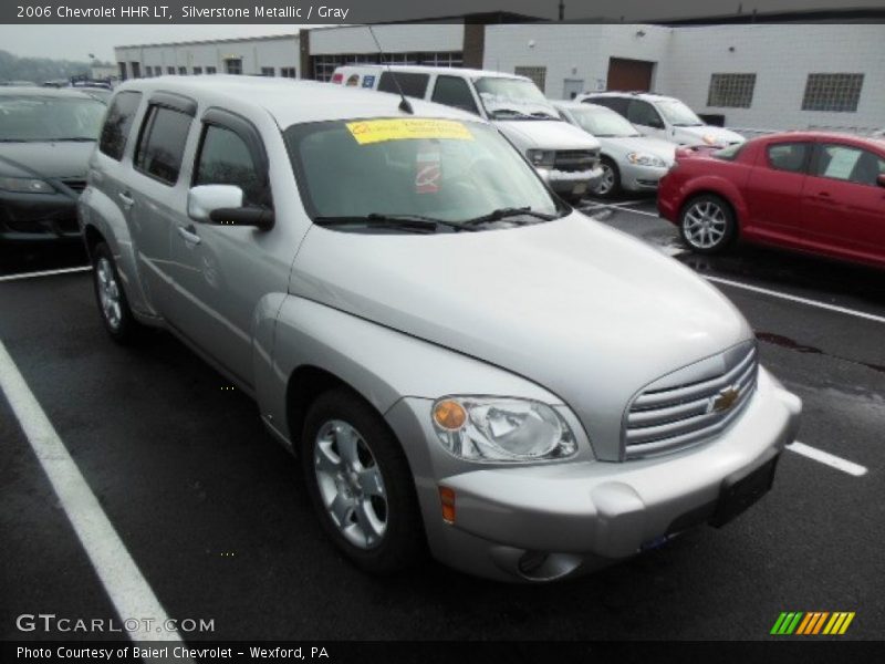 Front 3/4 View of 2006 HHR LT