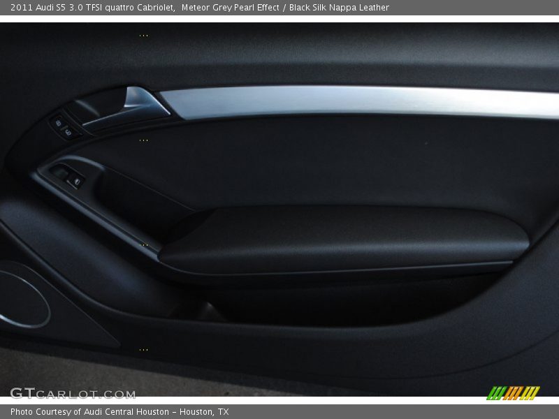 Meteor Grey Pearl Effect / Black Silk Nappa Leather 2011 Audi S5 3.0 TFSI quattro Cabriolet