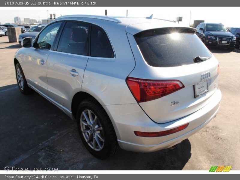 Ice Silver Metallic / Black 2010 Audi Q5 3.2 quattro