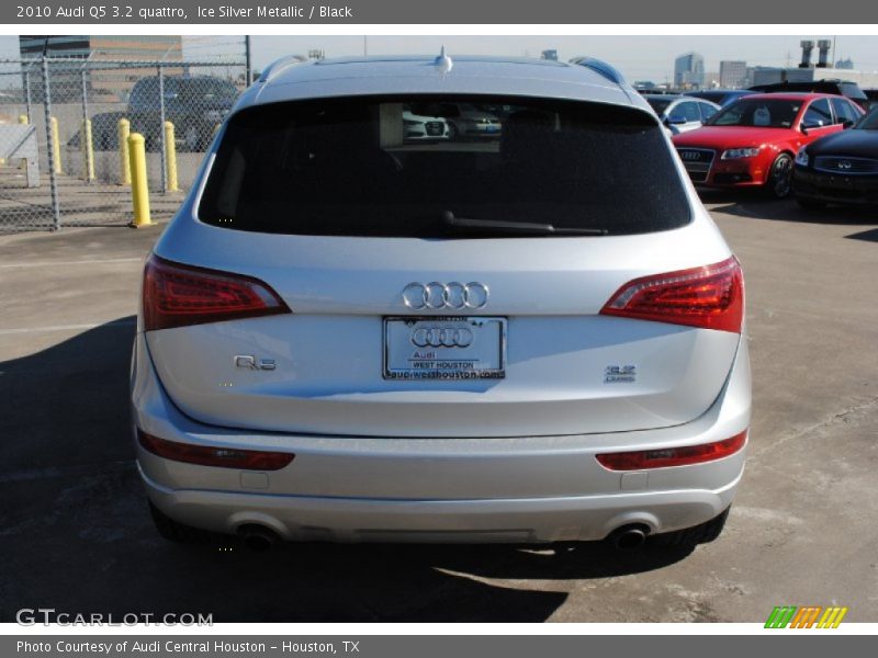 Ice Silver Metallic / Black 2010 Audi Q5 3.2 quattro
